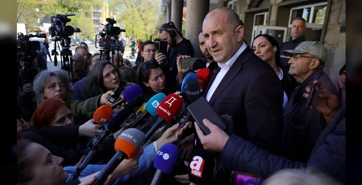 Bulgaristan'da eski Cumhurbaşkanı Radev, genel seçimi büyük farkla birinci tamamladı
