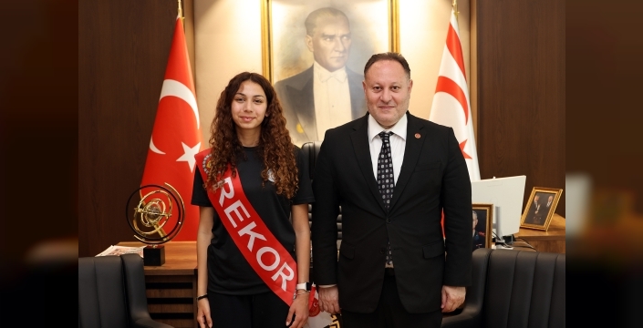 Cumhuriyet Meclisi Başkanı Öztürkler, atlet Ada Kafa’yı kabul etti