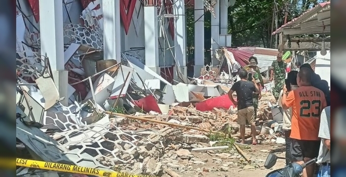 Endonezya'daki 6,7'lik depremde 1 kişi öldü... 13'ü ağır 76 yaralı var