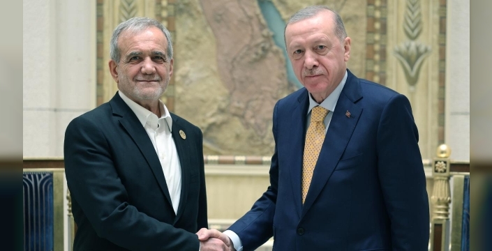 Erdoğan, Pezeşkiyan ile görüştü