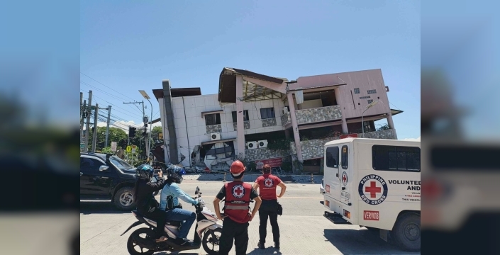 Filipinler'de 7,8 büyüklüğünde deprem: Tsunami uyarısı yapıldı