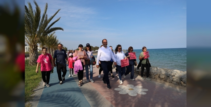 İskele’de kansere karşı farkındalık yürüyüşü düzenlendi
