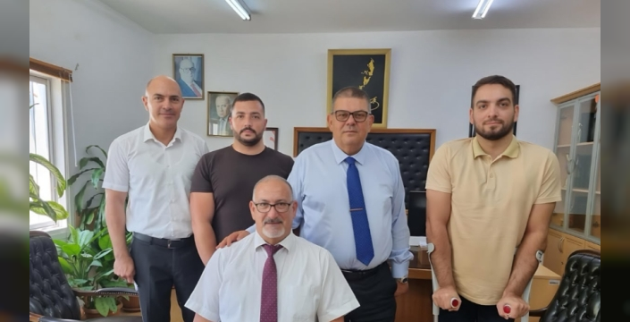 Maliye Bakanı Berova, Kıbrıs Türk Ortopedik Özürlüler Derneği Başkanı Günay Kibrit'i kabul etti