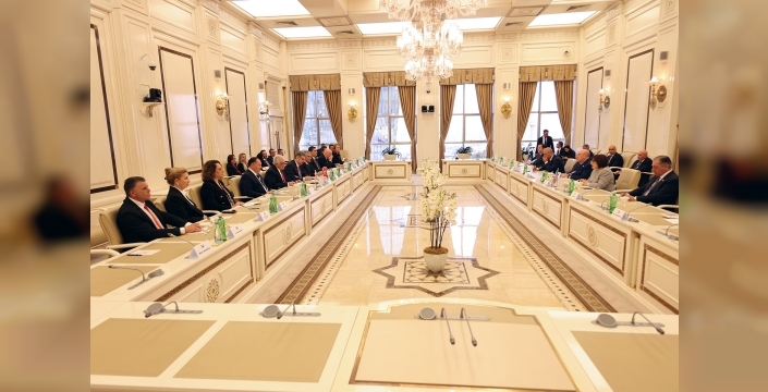 Meclis Başkanı Öztürkler Bakü’de… Öztürkler, Azerbaycan Milli Meclisi Başkanı Gafarova ile görüştü