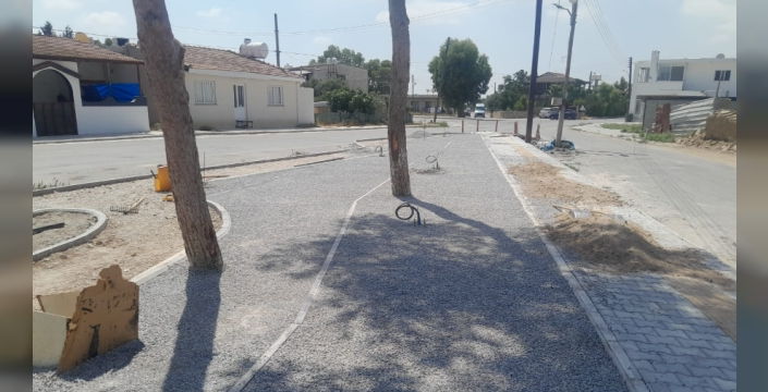 Mesarya Belediyesi’nin Dörtyol Köy Meydanı’ndaki düzenleme çalışmaları sürüyor