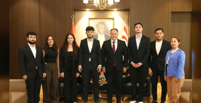 Öztürkler: “Yükseköğrenimin mutfağındaki öğrencilerin Cumhuriyet Meclisi’nde kongre yapması önemli”