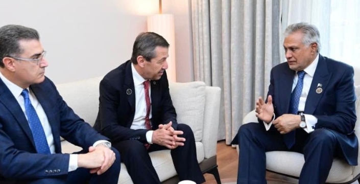 Pakistan Dışişleri Bakanlığı: “Başbakan Yardımcısı ve Dışişleri Bakanı Dar, KKTC Dışişleri Bakanı Ertuğruloğlu ile bir araya geldi”