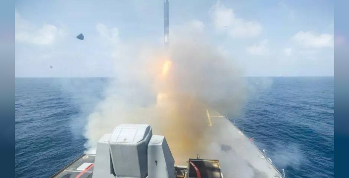 Trump, ABD ablukasını aşmaya çalışan İran gemisine müdahalede bulunduklarını belirtti